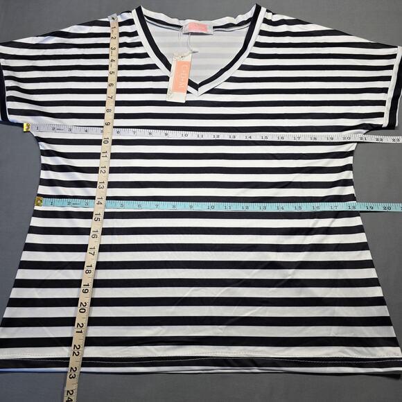 C+D+M Collection Black White Striped Shirt NEW Short Sleeves V-Neck Women Size L - Picture 8 of 10
